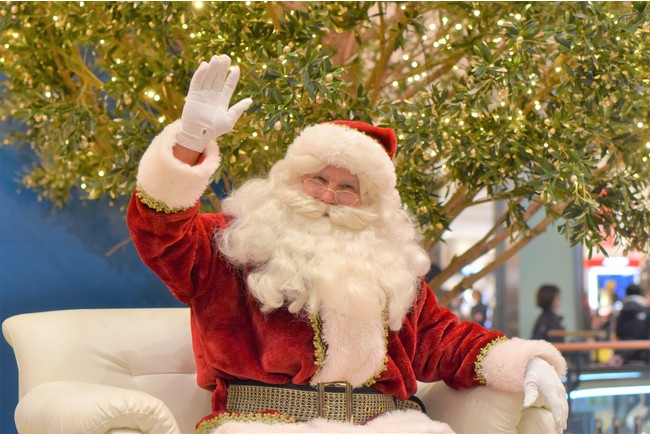 “おうちクリスマス“に贈る、サンタのサプライズ登場で心に残る特別なひとときを！”