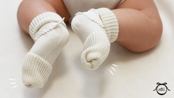 出産祝いに『幸せ』を贈ろう。赤ちゃんと家族のためのベビー靴下『Angel Ring Socks』